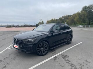 2019 Volkswagen Touareg III, чёрный, 7300000 рублей, вид 1