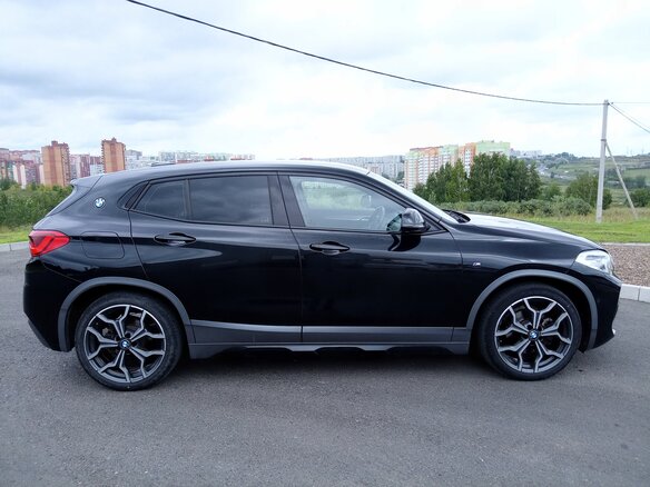2018 BMW X2 sDrive18i I (F39), чёрный, 2100000 рублей - вид 3