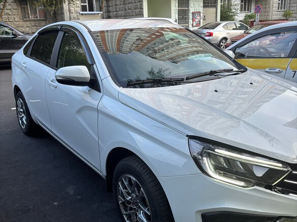2023 Lada (ВАЗ) Vesta I Рестайлинг (NG), белый, 1150000 рублей - вид 1