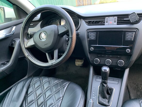 2019 Skoda Octavia III (A7) Рестайлинг, белый, 1500000 рублей - вид 5