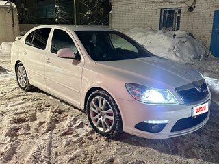 2011 Skoda Octavia RS II Рестайлинг, белый, 1630000 рублей, вид 3