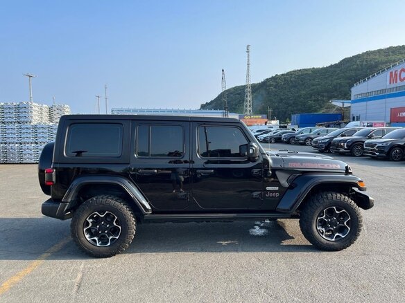 2019 Jeep Wrangler IV (JL), чёрный, 5300000 рублей - вид 4