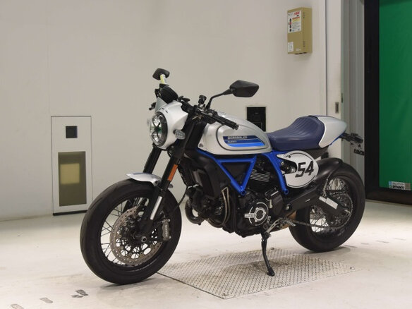 2020 Ducati Scrambler 800, серебристый, 900000 рублей - вид 3