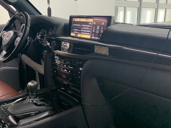 2017 Lexus LX 570 III Рестайлинг 2, синий, 10000000 рублей - вид 4