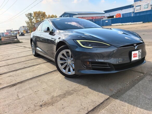 2017 Tesla Model S P90D I Рестайлинг, серый, 2740000 рублей - вид 3