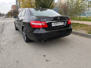2012 Mercedes-Benz E-Класс 200 7G-Tronic IV (W212, S212, C207), чёрный, 1200000 рублей, вид 3