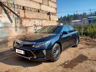 2017 Toyota Camry VII (XV50) Рестайлинг 2, серый, 2600000 рублей, вид 4