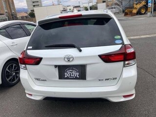 2018 Toyota Corolla Fielder XI (E160, E170) Рестайлинг 2, белый, 880000 рублей, вид 3
