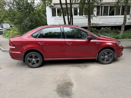 2015 Volkswagen Polo V Рестайлинг, красный, 869000 рублей, вид 3