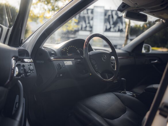 1999 Mercedes-Benz S-Класс 320 IV (W220), белый - вид 10