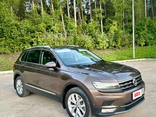 2017 Volkswagen Tiguan II, коричневый, 2550000 рублей, вид 3