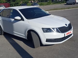 2018 Skoda Octavia III (A7) Рестайлинг, белый, 1440000 рублей, вид 3