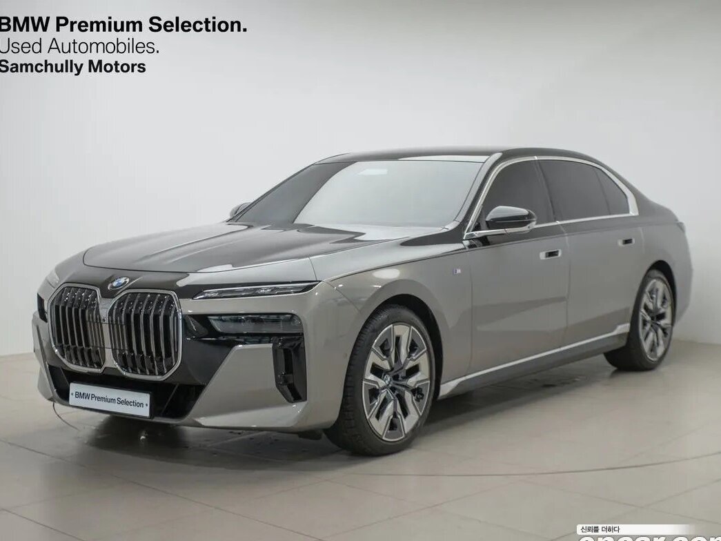 Открыть фотографии: BMW 7 серии VII (G70)