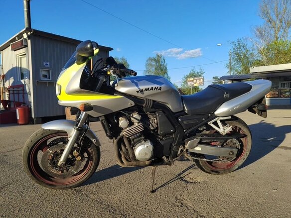 1997 Yamaha FZ400, серый, 190000 рублей