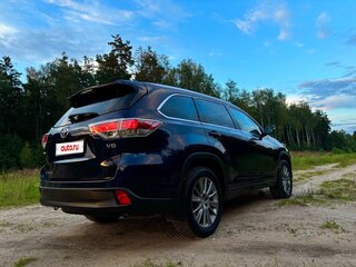 2014 Toyota Highlander III (XU50), синий, 2100000 рублей, вид 5
