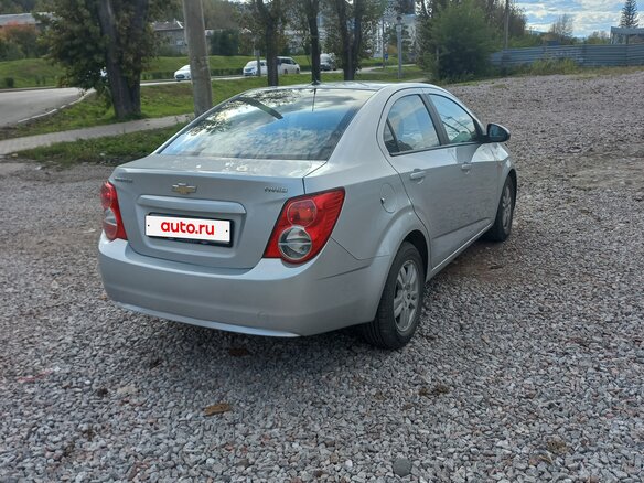 2014 Chevrolet Aveo II, серебристый, 669000 рублей - вид 9