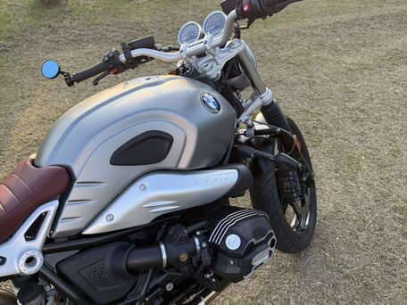 2023 BMW R Nine T Scrambler, серебристый, 1500000 рублей, вид 5