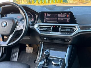 2019 BMW 3 серии 330i VII (G2x), чёрный, 2532849 рублей, вид 4