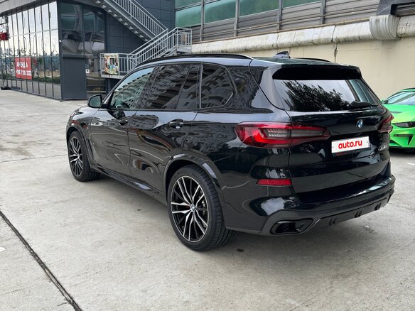 2021 BMW X5 30d IV (G05/G18), чёрный, 6750000 рублей - вид 2