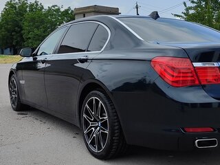 2009 BMW 7 серии Long 740Li V (F01/F02/F04), синий, 1850000 рублей, вид 3