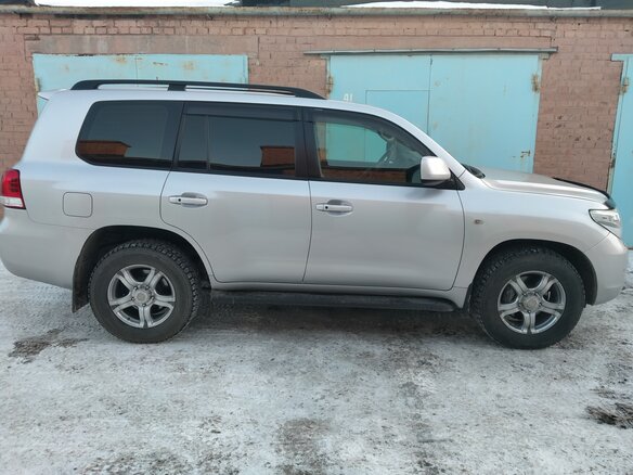 2010 Toyota Land Cruiser 200 Series, серебристый, 3250000 рублей - вид 2