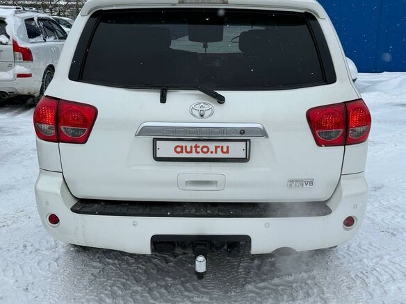 2012 Toyota Sequoia II, белый, 3900000 рублей - вид 1