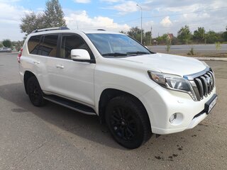 2014 Toyota Land Cruiser Prado 150 Series Рестайлинг 1, белый, 4100000 рублей, вид 3