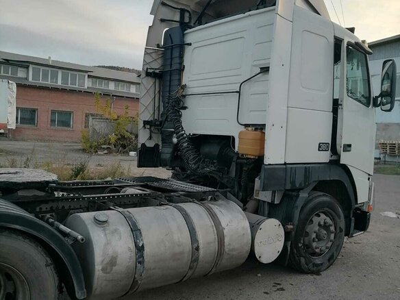 1997 Volvo FH, белый, 1950000 рублей - вид 5