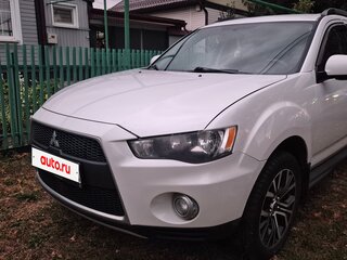 2011 Mitsubishi Outlander II Рестайлинг, белый, 1150000 рублей, вид 3