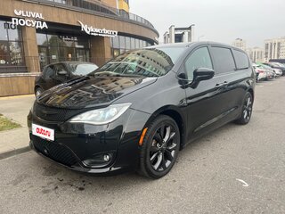 2019 Chrysler Pacifica RU, чёрный, 1900000 рублей, вид 1