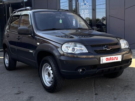 2013 Chevrolet Niva I Рестайлинг, коричневый, 650000 рублей, вид 1