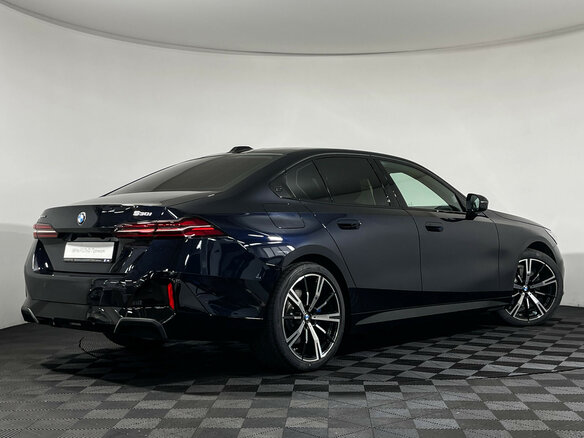 2026 BMW 5 серии 530i xDrive VIII (G60/G61/G68), синий - вид 4