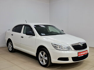 2012 Skoda Octavia II (A5) Рестайлинг, белый, 850000 рублей, вид 3