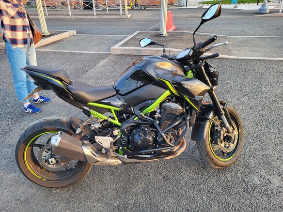 2022 Kawasaki Z 900, чёрный - вид 3