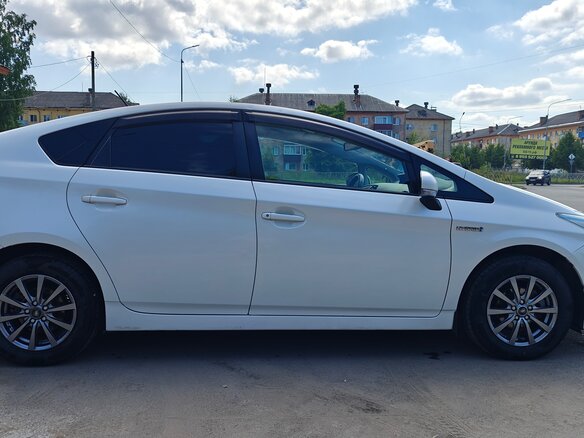 2009 Toyota Prius III (XW30), белый, 880000 рублей - вид 10
