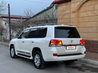 2021 Toyota Land Cruiser 200 Series Рестайлинг 2, белый, 10500000 рублей, вид 5