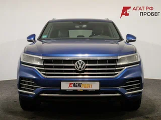 2018 Volkswagen Touareg III, синий, 3600000 рублей, вид 2