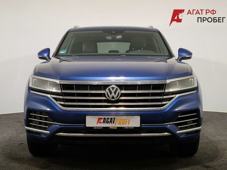 2018 Volkswagen Touareg III, синий, 3600000 рублей, вид 2