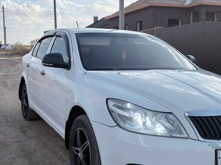 2012 Skoda Octavia II (A5) Рестайлинг, белый, 850000 рублей, вид 2