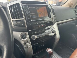 2014 Toyota Land Cruiser 200 Series Рестайлинг 1, чёрный, 3750000 рублей, вид 4