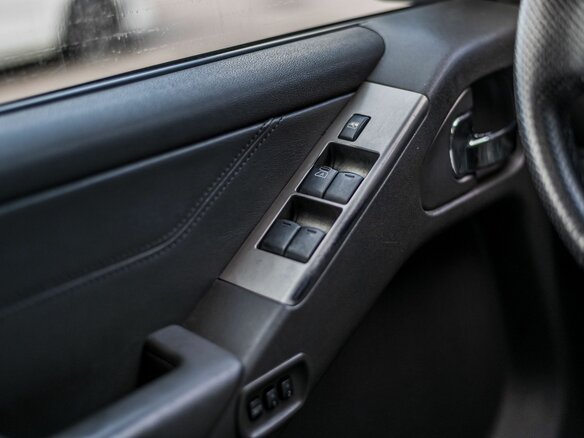 2006 Nissan Pathfinder III, чёрный - вид 10