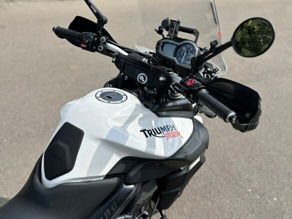 2014 Triumph Tiger 800, белый, 500000 рублей - вид 6