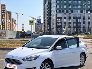 2017 Ford Focus III Рестайлинг, белый, 1200000 рублей, вид 1