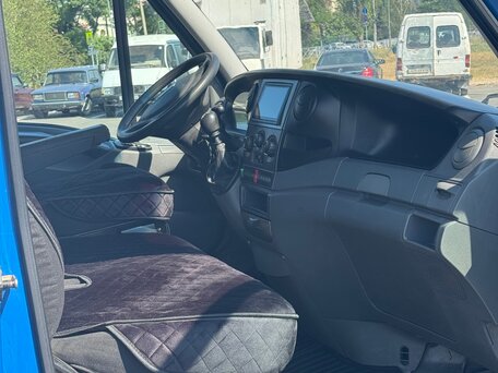 2012 Iveco Daily, синий, 2000000 рублей, вид 2