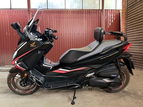 2023 Honda Forza, чёрный, 800000 рублей, вид 3