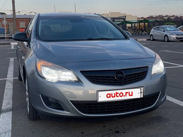 2011 Opel Astra J, серебристый