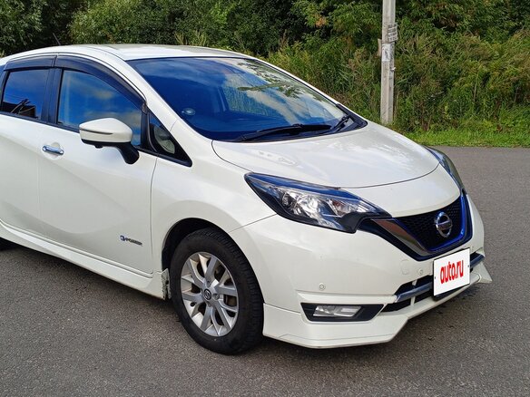2018 Nissan Note e-Power II Рестайлинг, белый, 1200000 рублей - вид 2