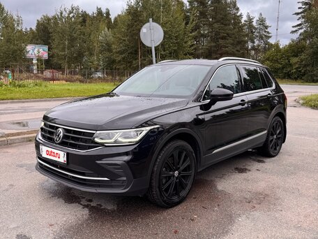 2021 Volkswagen Tiguan II Рестайлинг, чёрный, вид 1