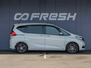 2020 Honda Freed II Рестайлинг, белый, 1790000 рублей, вид 5