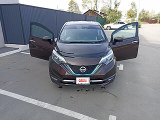 2017 Nissan Note e-Power II Рестайлинг, коричневый, 1080000 рублей, вид 4